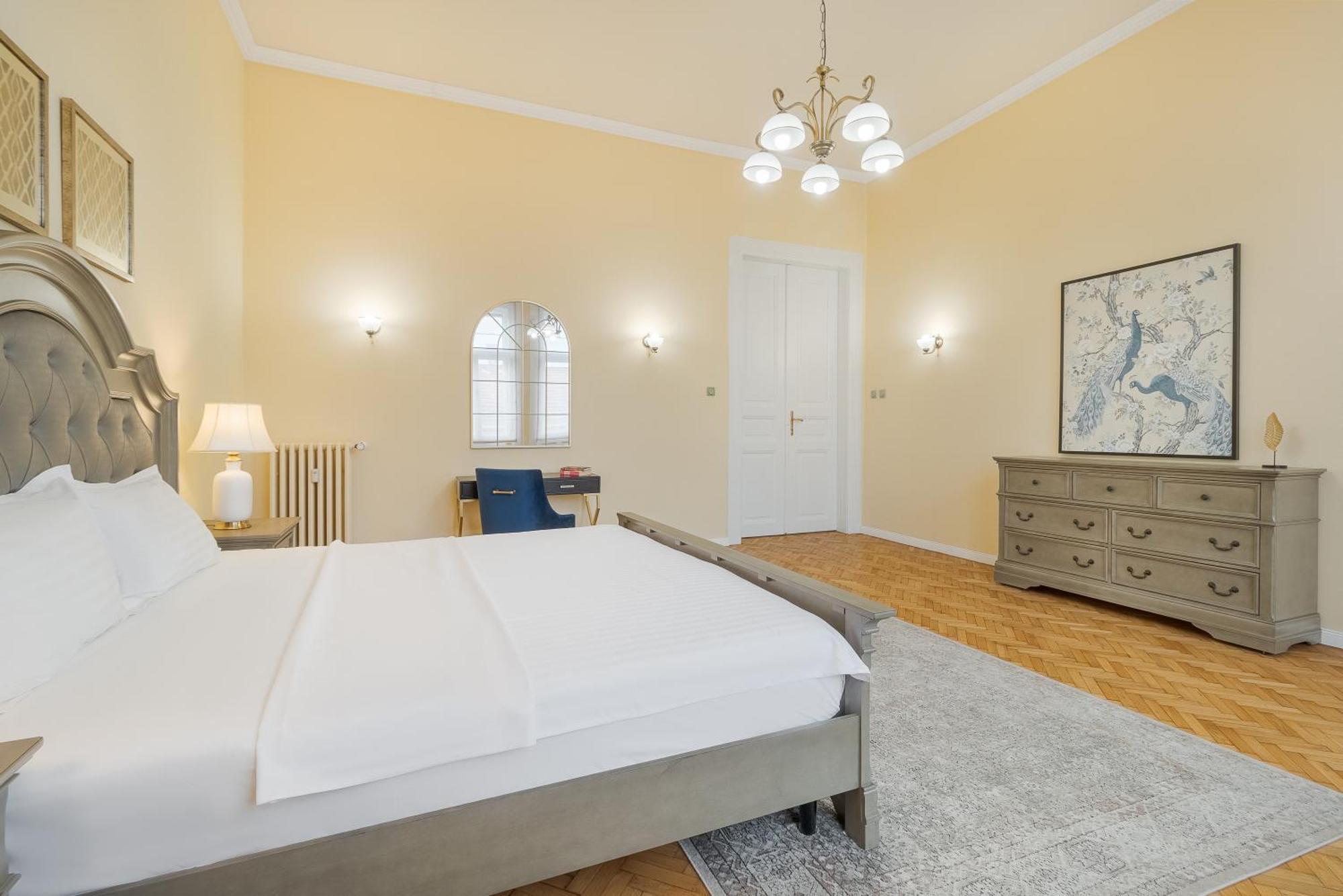 Royal Experience At Stern Palace Oradea Exterior photo